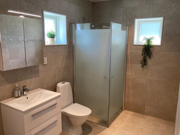 Bathroom 3, Stora Frogarden, Mörbylånga
