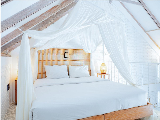 Bedroom 2, Echopearl - 1 BR White Studio House near Echobeach, Badung