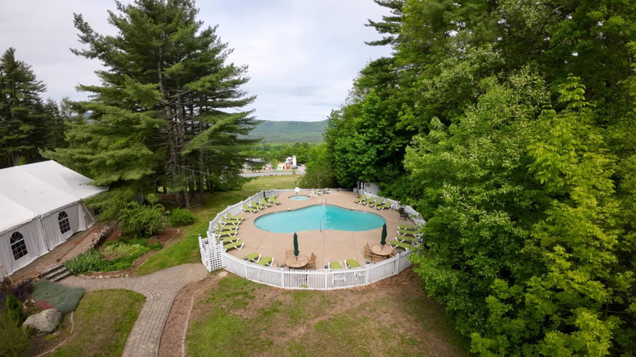 Sport & Beauty 2, Stonehurst Manor Breakfast & Dinner Included, Carroll