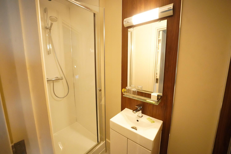 Bathroom 3, Keystone House, London