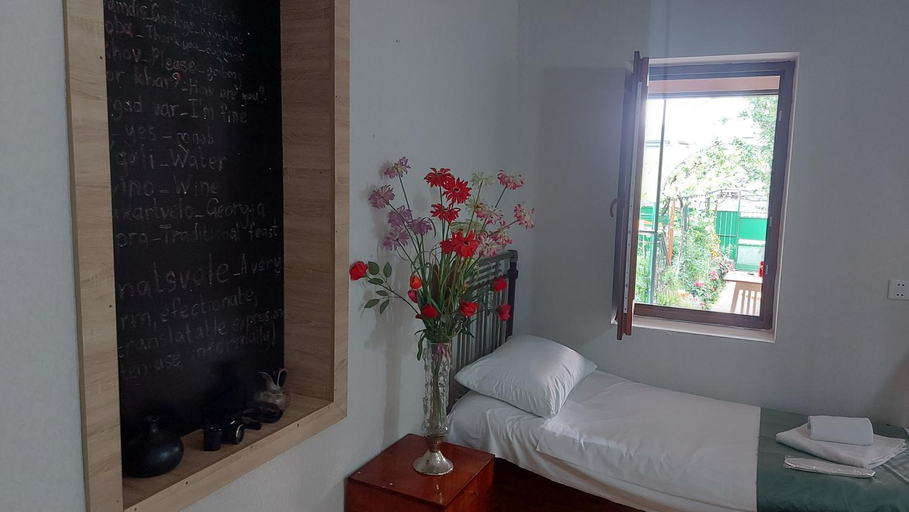 Bedroom 2, Eleven Guest House, Kutaisi