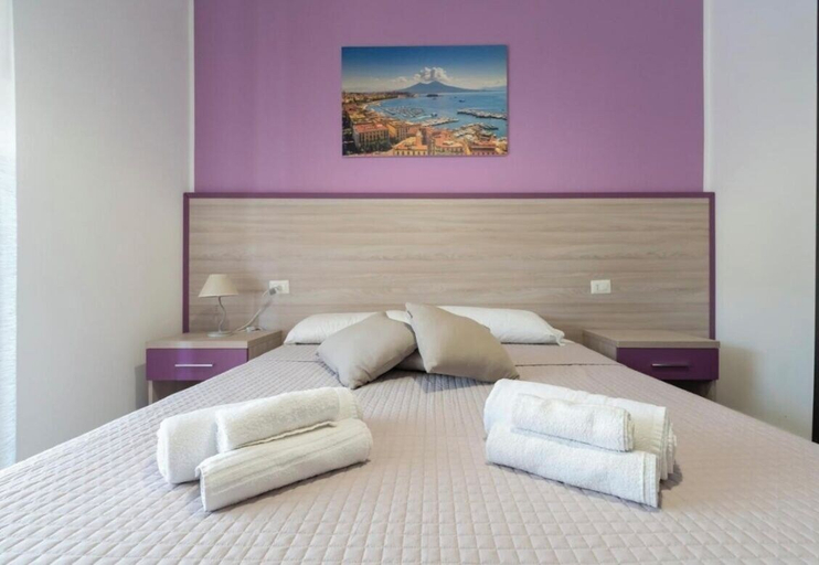 Others 4, B&B Orto del conte, Napoli