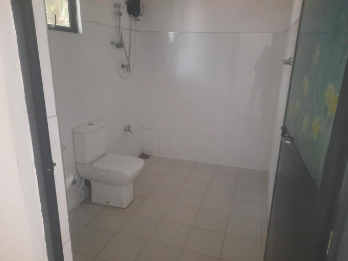 Bathroom, Rocky Point Beach Bungalows, Tangalle