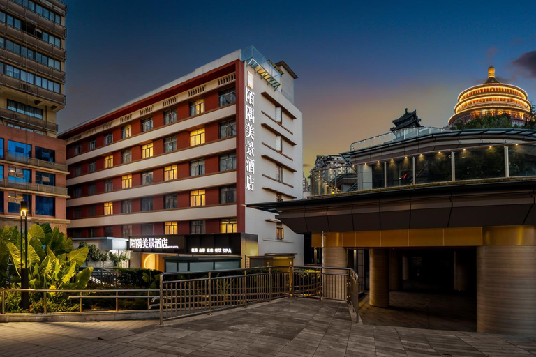 Exterior & Views