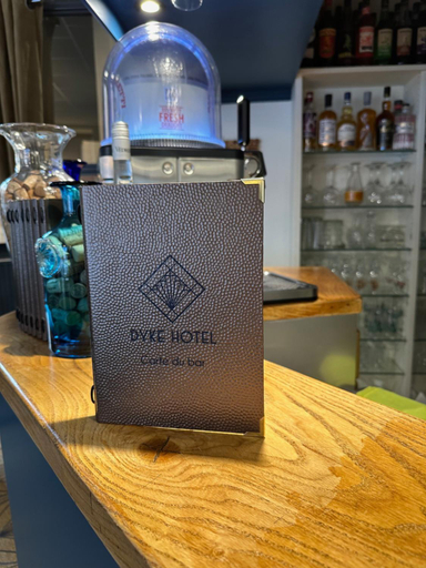 Food & Drinks 3, Dyke Hotel, Haute-Loire