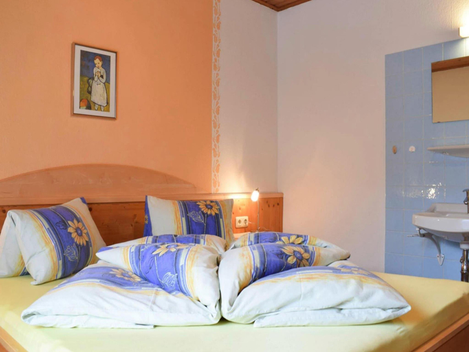 Bedroom 4, Apartment in Huttau Near Ski Amade Slopes, Sankt Johann im Pongau