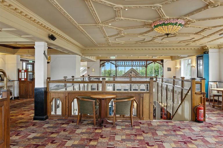 Food & Drinks 5, Sparrow Hotel, Warwickshire