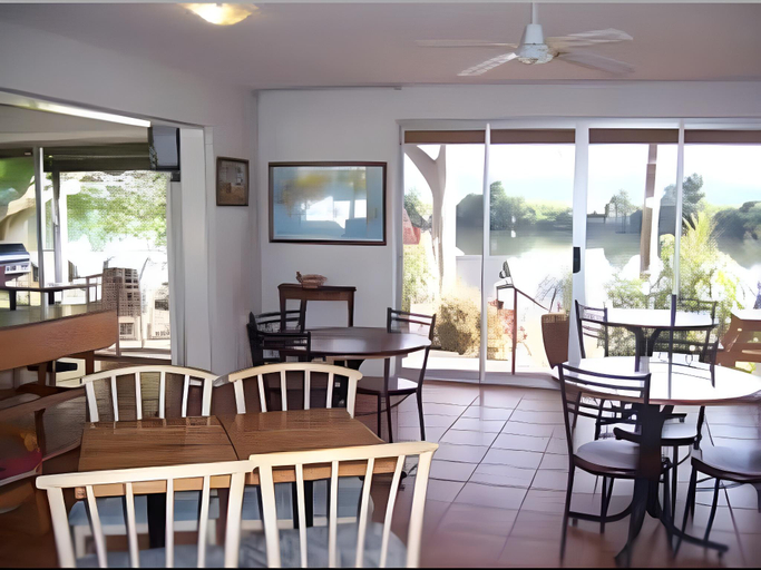 Food & Drinks 4, Tweed River Motel, Tweed - Pt B