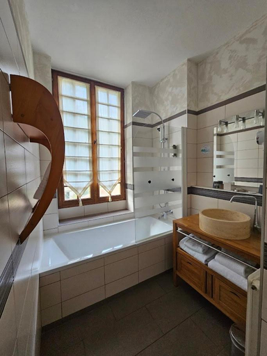 Bathroom 4, Logis Hostellerie Du Grand Duc hotel restaurant, Aude