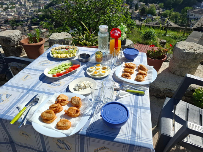 Food & Drinks 4, Arpet guesthouse, Gjirokastrës