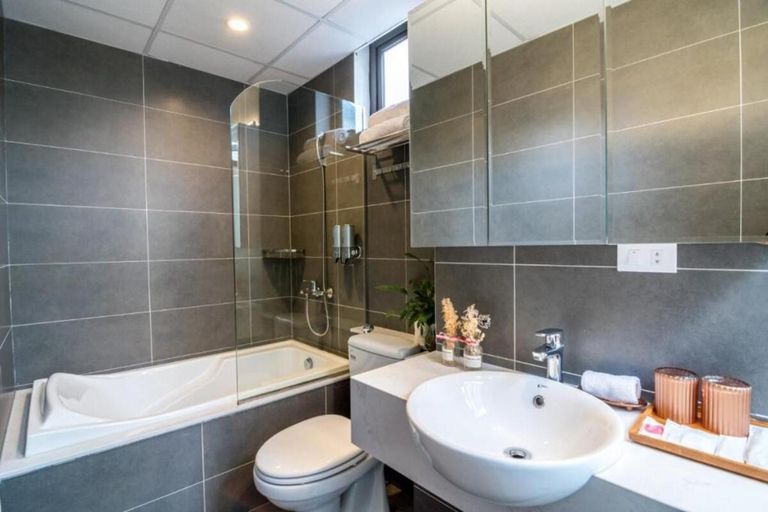 Bathroom, Fukurai Hotel & Apartment 2, Ba Đình