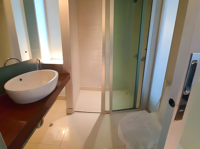 Bathroom 5, Swana Bangkok Hotel, Phra Nakhon