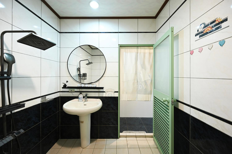 Bathroom, SKYPIEA Villa 空島五館-萬國 宜蘭包棟民宿l電動麻將l烤肉BBQl聚會, Yilan