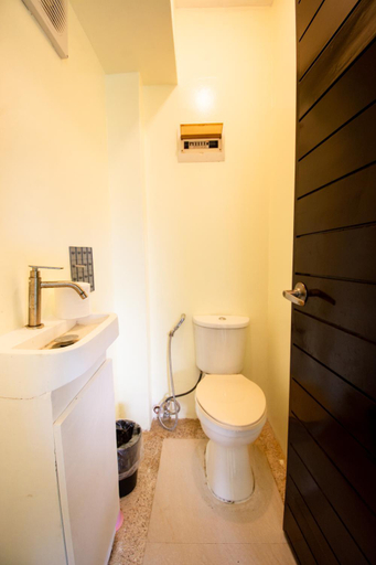 Bathroom 2, Babosam Apartments, Malay