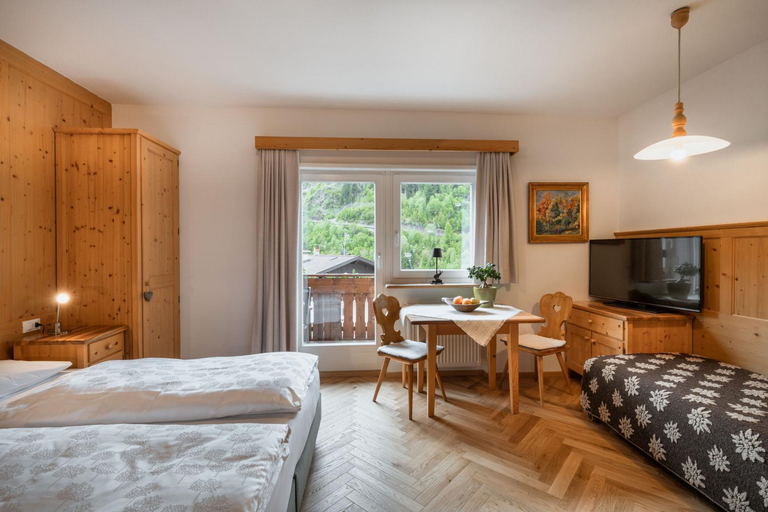 Bedroom, Apartments Heritage House Margherita, Bolzano