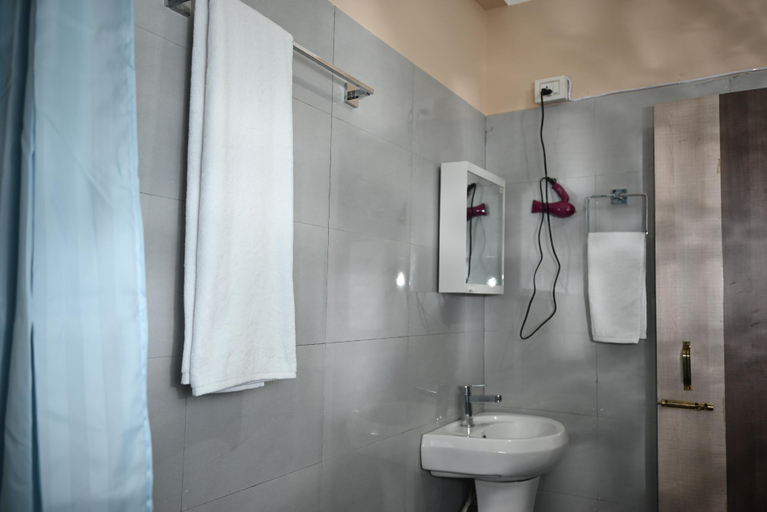Bathroom, The Travellers Club, Kamrup Metropolitan