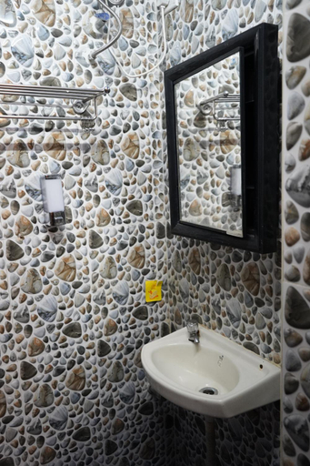 Bathroom 4, Mahabs Homestay Villa, Kancheepuram