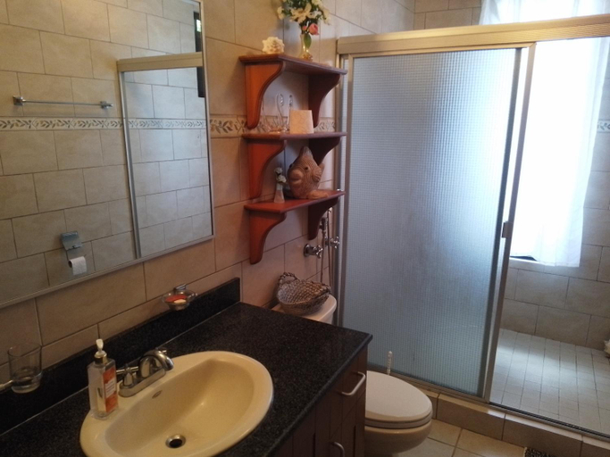 Bathroom 2, Luxury appartmant in Altos del Maria with Аuthors breakfast, San Carlos