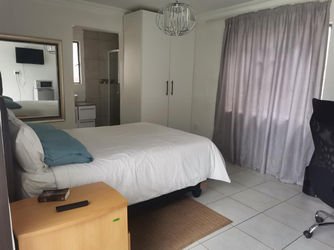 Others 3, Ultra Housing Suite, City of Johannesburg