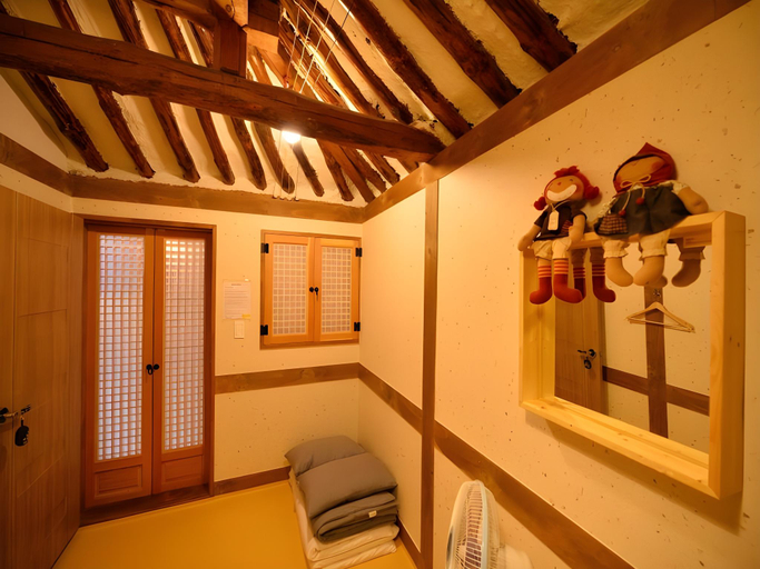 Others 5, Golmokgil Guesthouse, Jeonju