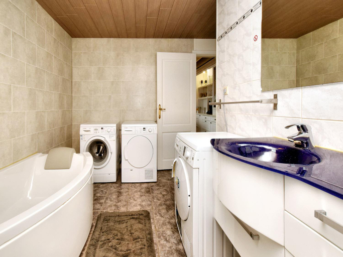Bathroom 4, Durbuy Luxe Villa with Pool, Namur