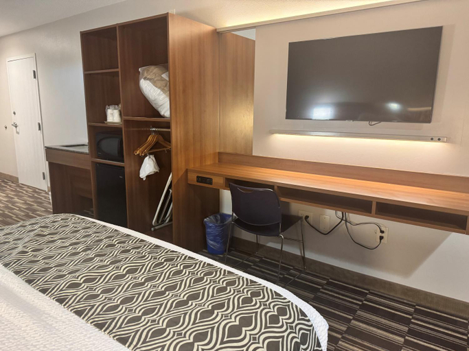 Bedroom 3, Microtel Inn & Suites by Wyndham Gardendale/Birmingham North, Jefferson