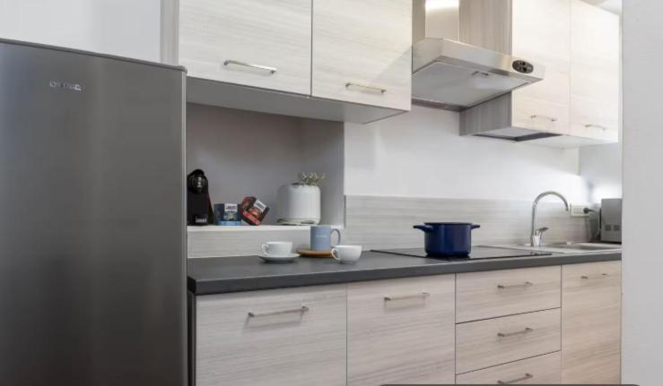 Kitchen 5, Pallottole Duomo Apartments, Florence