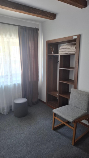Others 5, Kadori Hills, Telavi