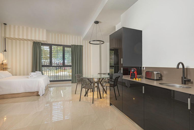 Others 4, Gulliver Suites Valencia, Valencia