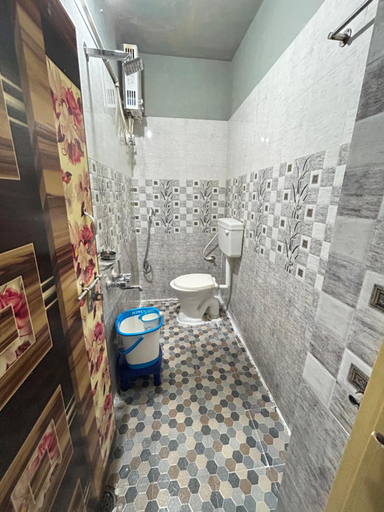 Bathroom 3, TEMPLE VIEW GUEST HOUSE, Bellary