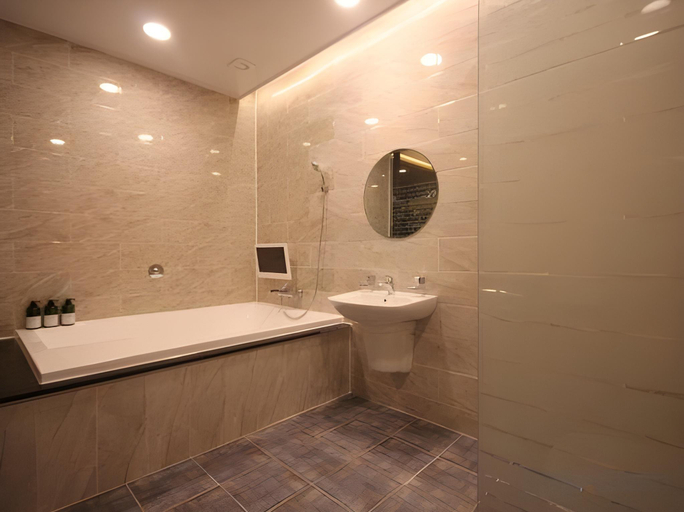 Airport Hotel Busan - Bathroom