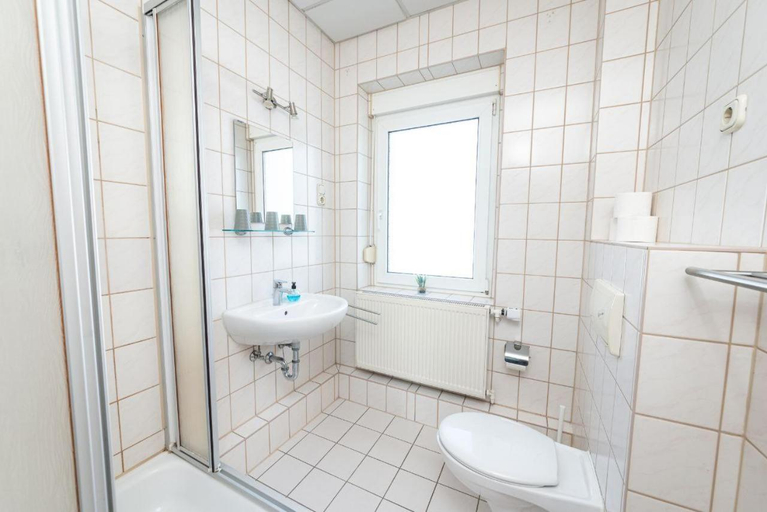 Bathroom 3, Pension Greiser, Leipzig