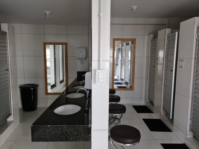 Bathroom 4, Manhata Hostel, Salvador