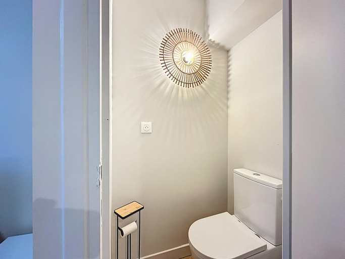 Bathroom 2, Maison 23, Aude