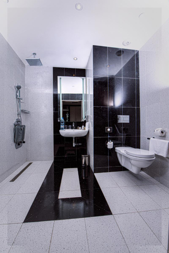 Bathroom 5, Krystal Palace Douala, Wouri