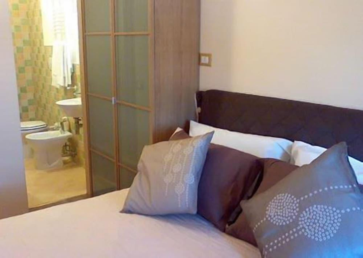 Bedroom 2, Burlamacco Gold, Lucca