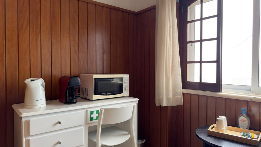 Others 4, EnSuite 1 Azul Rochedo, Mafra