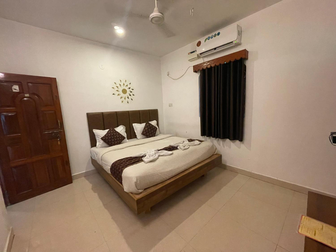 Others 5, Baga View Inn, North Goa