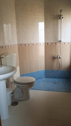 Bathroom 3, BeWave, Sesimbra