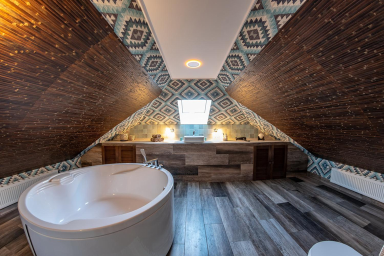 Bathroom 4, Villa Zen с ваннои спа и террасои, Brest