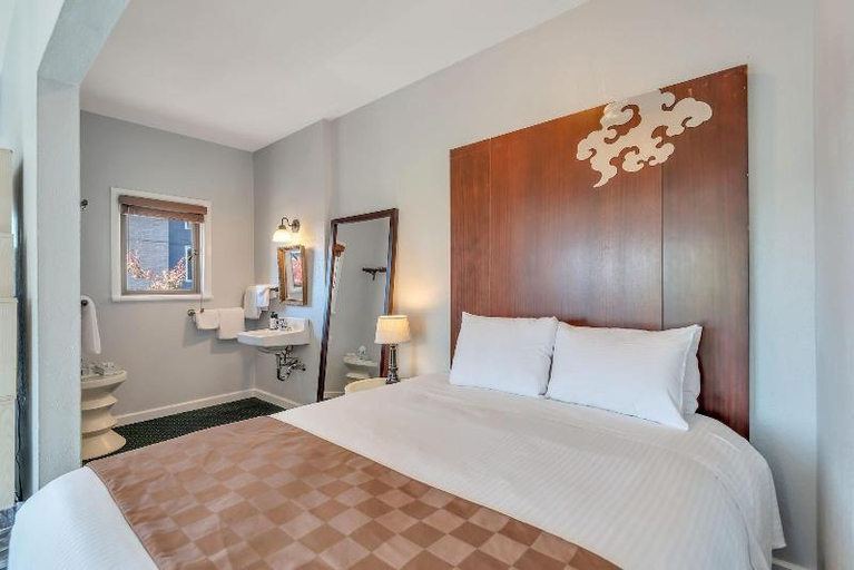 Bedroom 3, College Inn - European-Style Hotel, Seattle