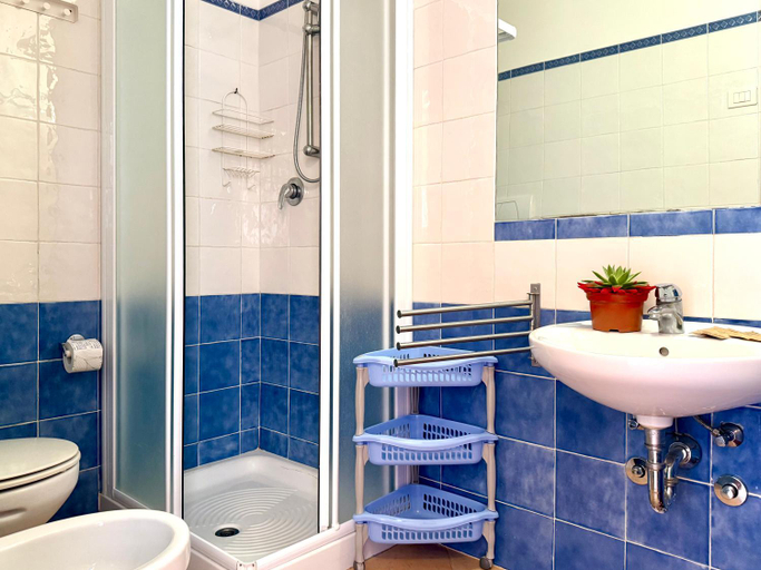 Bathroom 4, Residence Carioca, Rimini