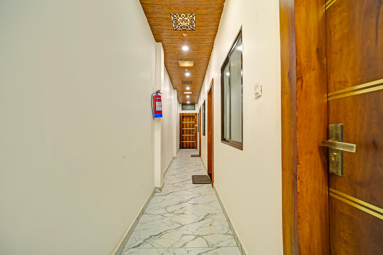 Public Area 3, Fabhotel Starlight Inn, Ujjain
