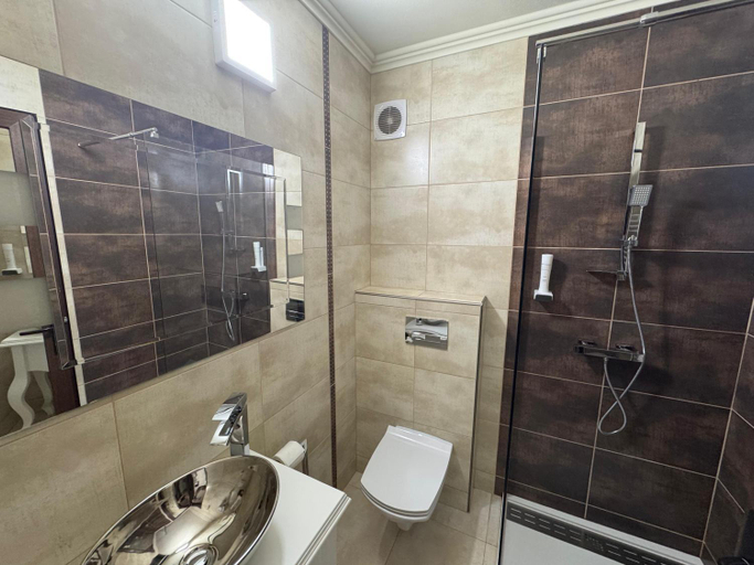 Bathroom 5, Conacul Pestera Ursilor, Pietroasa