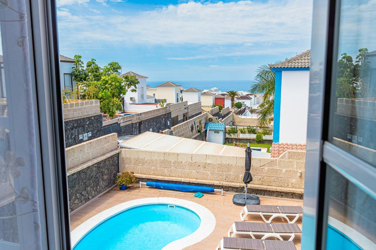 Sport & Beauty, Villa with pool in Madronal Fanabe, Costa Adeje, Santa Cruz de Tenerife