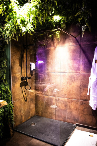 Bathroom 2, Loveroom Very Good Trip chambre avec jacuzzi privatif, Nord