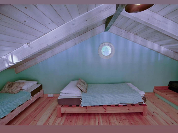 Bedroom 3, where's grandma - איפה הסבתא