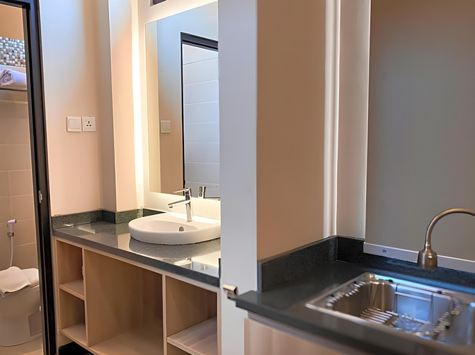 Bathroom 4, Svarna Suites Seminyak, Badung
