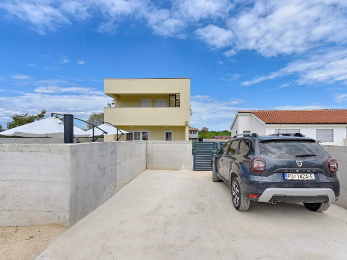 2, Modern Villa With Private Hydromassage Pool, Vodnjan