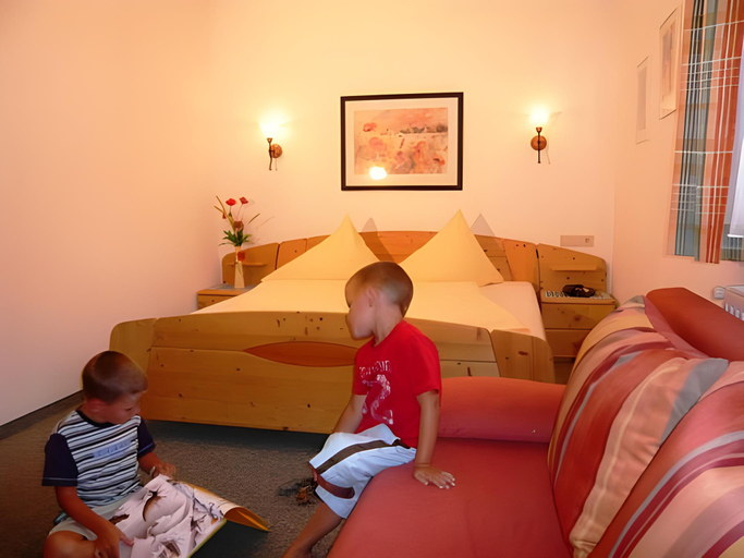 Bedroom 2, Ferienhaus Ahorn, Innsbruck Land